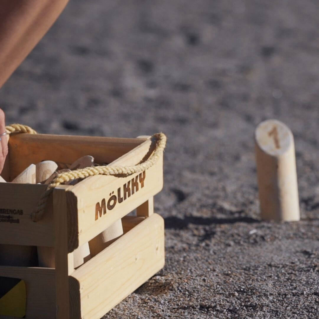 Mölkky ehk Mölki, Molky, viskemäng, pulgamäng ja õuemäng